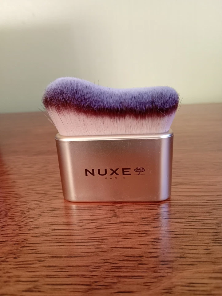 Spazzola kabuki Nuxe, nuova. - Immagine 1 di 1