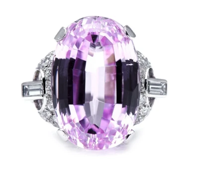 Anillo de moda largo forma ovalada rosa púrpura kuncita con circonita cúbica blanca brillante de tres piedras Foto 1 de 4