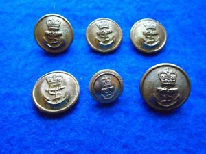 JOB LOT ERII ROYAL NAVY OFFICERS GILT BUTTONS, PLAIN EDGE, ONE ANODISED - Picture 1 of 4