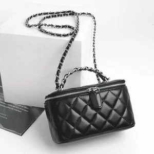 Gesteppte Echtleder Waschtischtasche Geldbörse Spiegel Schultertasche Umhängetasche mit Kette - Bild 1 von 15