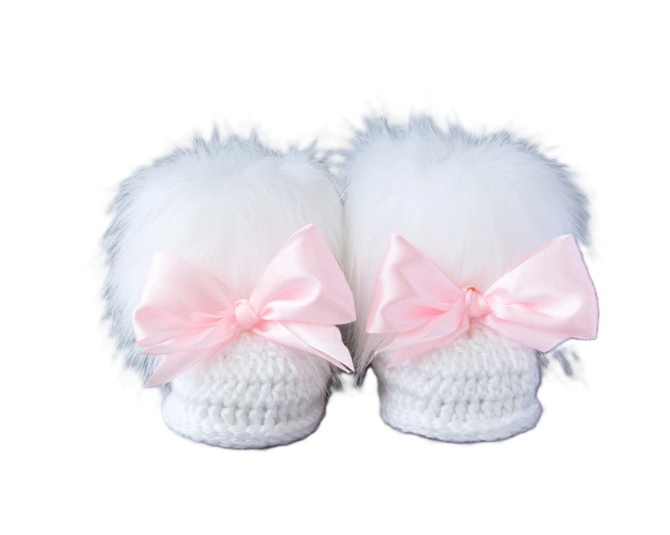 White baby girl faux fur pink bow booties, Newborn girl shoes, Crochet booties - Image 1 of 4