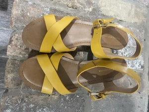Tommy Hilfiger Wilo Wedge Platform Yellow Open Toe Strappy Sandals Womens 10M - Picture 1 of 6