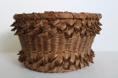 Vintage Micmac Native American Porcupine Curl Splint Ash Basket (8") - Image 1 of 4