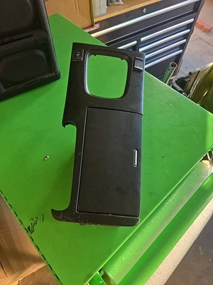 Acura TSX 2004-2008 consola central soporte para cubo y bisel de palanca de cambios A/T OEM NEGRO Foto 1 de 4