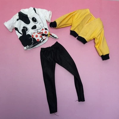 Camiseta vintage Sindy Hasbro roupa de cachorro polegares para cima  - Imagem 1 de 4