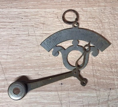 ANCIENNE  PETITE BALANCE A CONTREPOIDS PÈSE LETTRE NARCISSE BRIAIS - Photo 1/2