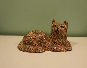 Statua laccata Chintz motivo floreale gatto sdraiato fiori blu e bordeaux - Foto 1 di 5