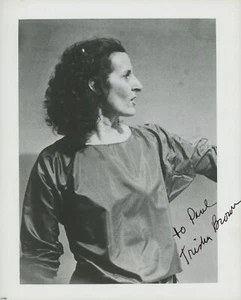 Brown, Trisha. (1936–2017): Signed Photograph - DANCER CHOREOGRAPHER - Picture 1 of 2
