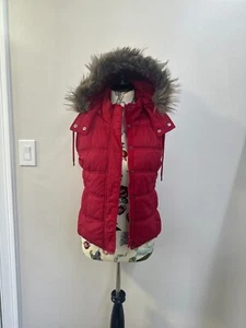[M] Damen Aéropostale Puffer Weste ärmellose Jacke Kunstfell Kapuze rot - Bild 1 von 8