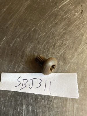 Tornillo porta tanque combustible Snapper SR1642 7091000SM Foto 1 de 2