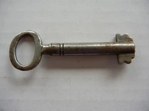 VINTAGE DOUBLE BIT HOLLOW OPEN BARREL SKELETON KEY STEEL(?) - Picture 1 of 4