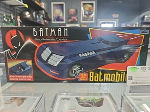 Mezco 5 Points Batman - The Animated Series Batmobile - Picture 1 of 8