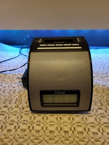 Ihome Model IH110B Silver Grated From Stylish Home Port For Ipod WITH WIRES AND - Picture 1 of 14