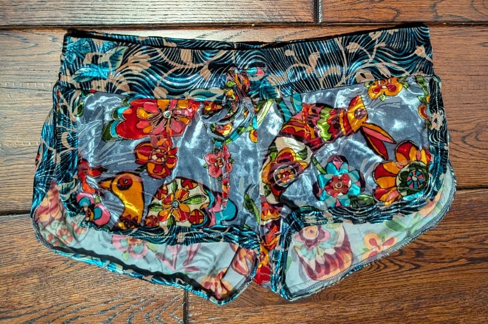Custo Barcelona Women's 2" Velvet Floral Elastic Waist Drawstring Shorts Sz 1  S - Image 1 of 4