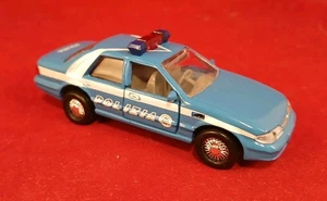 Coche de policía Daewoo Prince 1:50 latas juguetes años 90 como nuevo nunca jugado con raro - Imagen 1 de 8
