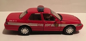 Ford Crown Victoria Fire Chief's Car 1:24 Motor Max 2007 Red - Picture 1 of 14
