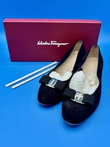 Salvatore Ferragamo “Vara” Black Suede Ladies Heels, Vara Bow, Size 8. - Picture 1 of 11
