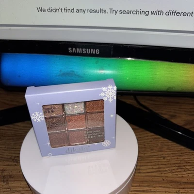 DIKALU New Nine-color 9-Color Neutral Nude Eye Shadow Palette - Image 1 of 2