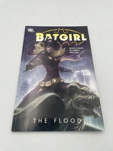 Batgirl: The Flood (DC Comics, julio de 2011) Trade Paperback TPB - Imagen 1 de 2