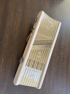 Progressive PL8 Würfel Mandoline Schneider Lebensmittel mit klappbaren Beinen NEU ohne Karton - Bild 1 von 7