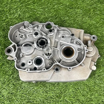 08-11 Polaris Outlaw 450 525 Motor lado derecho cárter estuche medio con rodamientos Foto 1 de 4