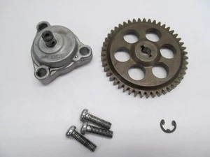 1985 Suzuki LT185 Lt 185 Motor Ölpumpe Mit Zahnrad - Bild 1 von 6