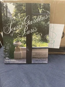 Secret Gardens of Paris by Chabaneix, Gilles de Hardback Book The Fast Free Ship - Picture 1 of 2