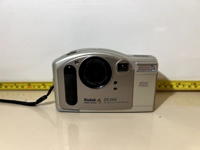 Kodak EasyShare DC200 Plus 1.0MP Digital Camera NO Memory Card, READ DESCRIPTION - Image 1 of 4