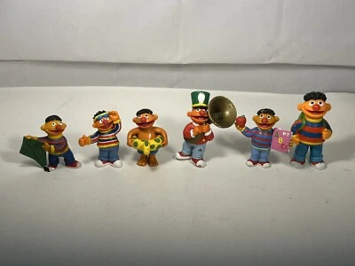 Lote de 6 Figuras Ernie PVC Plaza Sésamo Escuela Cometa Jugando Tuba Flotador Foto 1 de 4