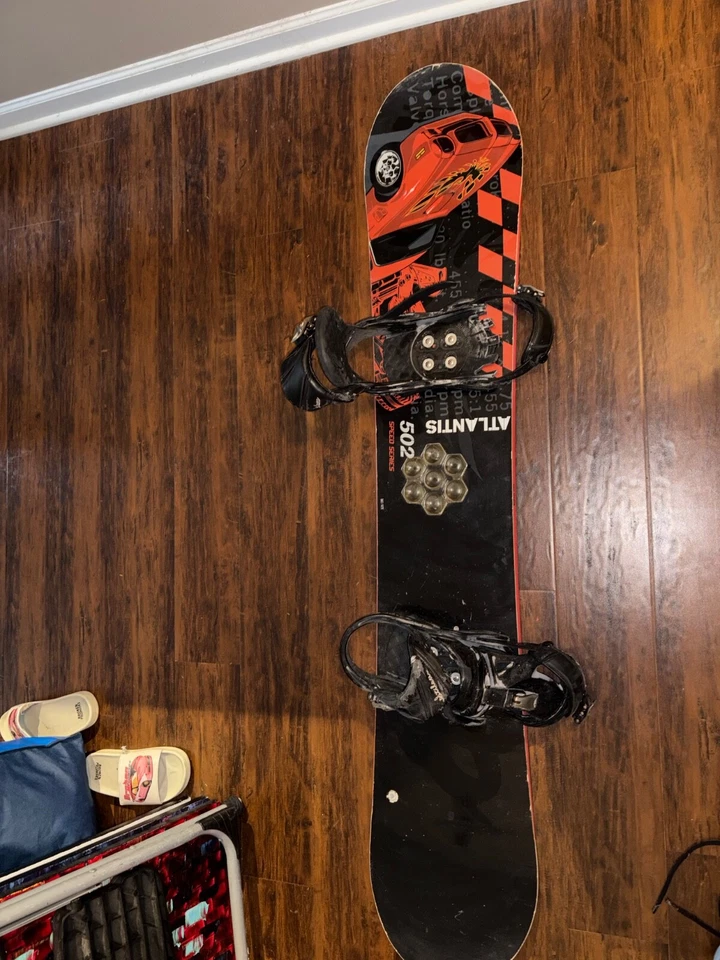 Tabla de snowboard Atlantis 152 con fijaciones Burton incluidas  Foto 1 de 3