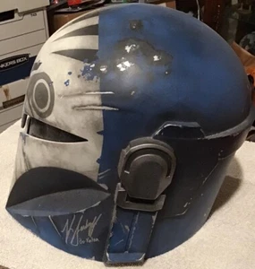 Katee Sackhoff SIGNED Stars Wars Black Series DEATH WATCH Helmet The Mandalorian - Picture 1 of 5