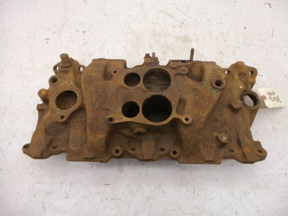 78-79 CHEVROLET CAMARO CORVETTE INTAKE MANIFOLD # 4007876 rusty - Image 1 of 4
