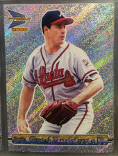 2000 Pacific Prism Greg Maddux (#14) Rapture Silver /916