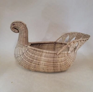 Vintage Wicker Swan Goose Bird Basket, Beige, 16" x 10" - Picture 1 of 9