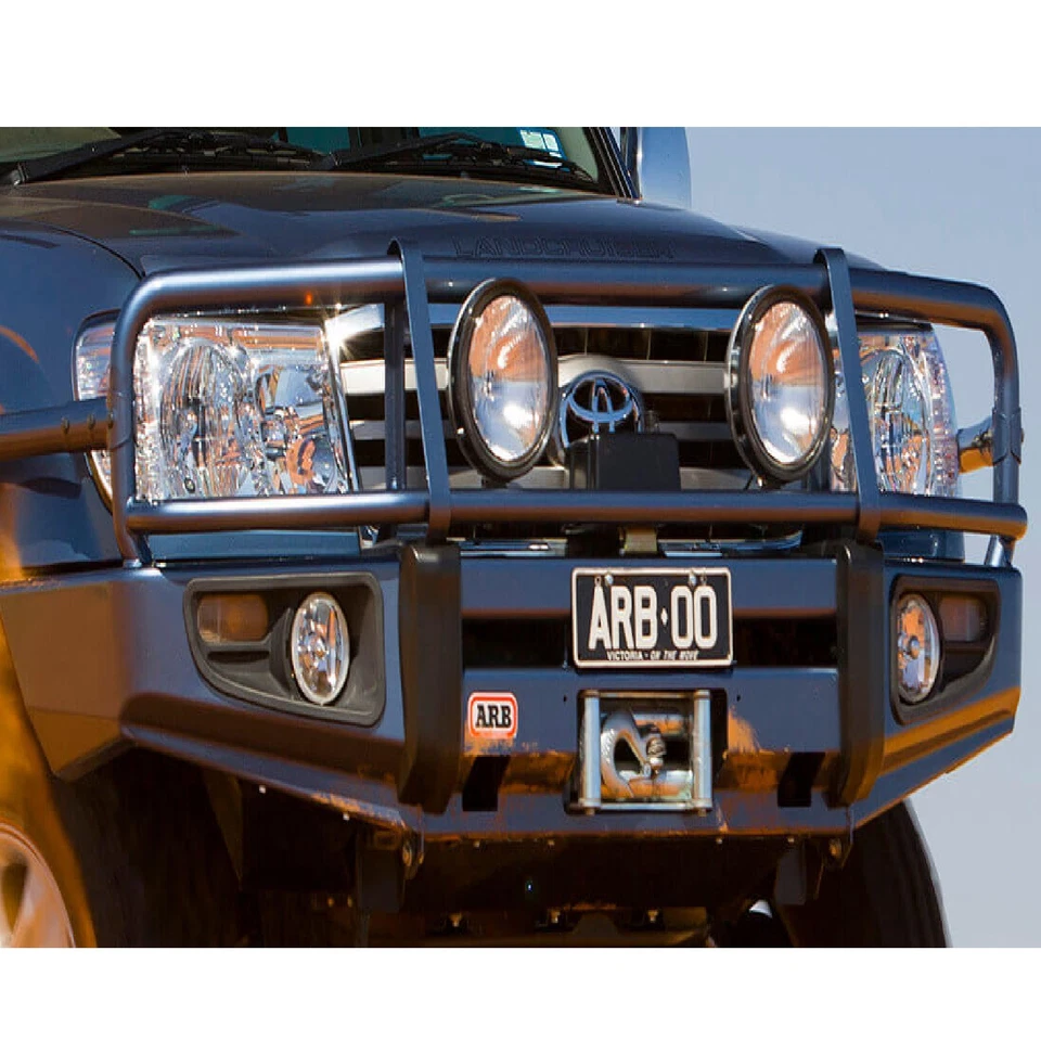 ARB 3413190 DELUXE BULL BAR W/ WINCH MOUNT FOR TOYOTA LAND CRUISER 100 SERIES Foto 1 de 4