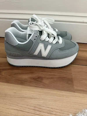Женские замшевые кроссовки New Balance 574 можжевельник размер 7,5 зеленые - Изображение 1 из 4
