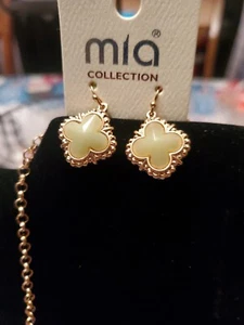 Necklace and hoop Earrings Long Shamrock Chain Set Mia Collection- Gold Toned - Picture 1 of 4