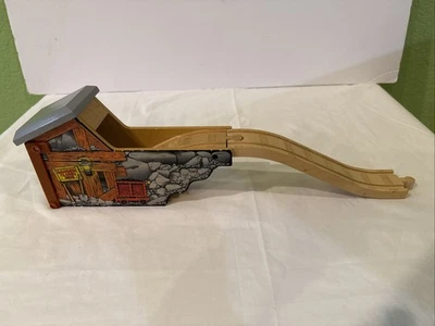 Thomas & Friends Túnel de mina cerrado y pieza de vía accesorio de tren de colección Foto 1 de 4