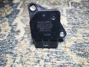 OEM TOYOTA LEXUS CHEVROLET MASS AIR FLOW METER 22204-22010 DENSO 197400-2030 - Picture 1 of 8