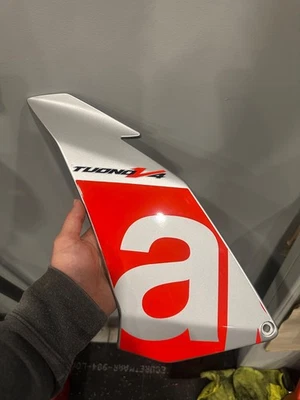 Carenado panel lateral delantero izquierdo Aprilia TUONO V4 1100 RR LH OEM 2H000884000EU Foto 1 de 2