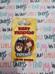Disney Carl and Ellie - Pixar UP - POM Best Friends - Pin del mes 107403 - Imagen 1 de 1