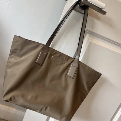 Marc Jacobs Solid Nylon Shopper Purse Tote Bag Preowned - Image 1 of 4