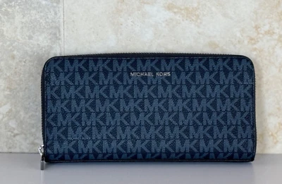 Cartera Michael Kors COOPER Tech Cremallera Alrededor Jacquard MK Almirante/Azul Pálido Foto 1 de 4