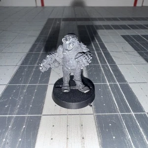 40k Guardia Imperiale Metallo Mini Rogue Trader Pirate Collection P-24 Power Fist - Foto 1 di 4