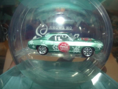 Рождественское украшение M2 Machines 2025 Coca-Cola 1969 Chevy Camaro VHTF - Изображение 1 из 2