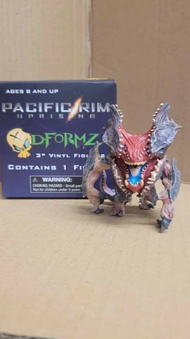 Diamond Select D-Formz: Pacific Rim Uprising 3" Vinyl Figure - Rajin Ver.1 Cover