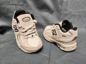 New Balance Toddlers 2002 Sneakers IC2002PM Lace Up Grey Size 4 NEW IN BOX! - Picture 1 of 9