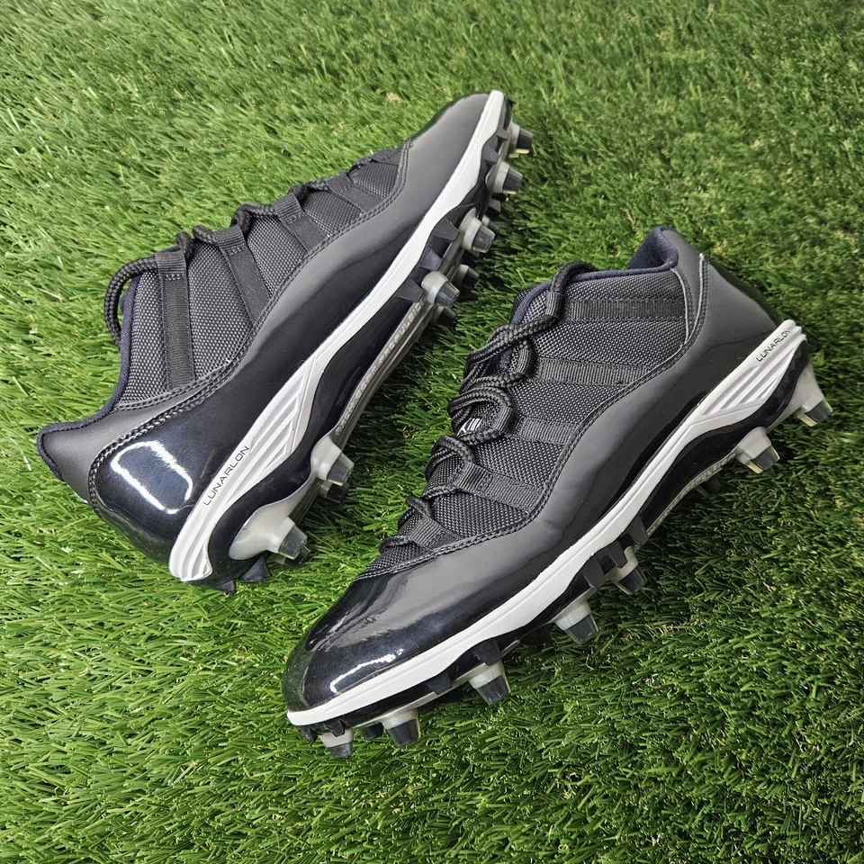 Chuteiras de futebol Jordan 11 chuteira baixa tamanho 12 Space Jam novas - Imagem 1 de 4