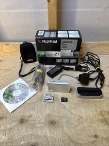 Fujifilm Finepix Z1 Digitalkamera 5.1mp Ccd - Metallgehäuse + Ladegerät und XD-Karte - Bild 1 von 24