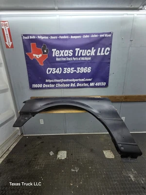 Ford Ranger 2004-2005 guardabarros delantero izquierdo lado del conductor con orificios acampanados Foto 1 de 4